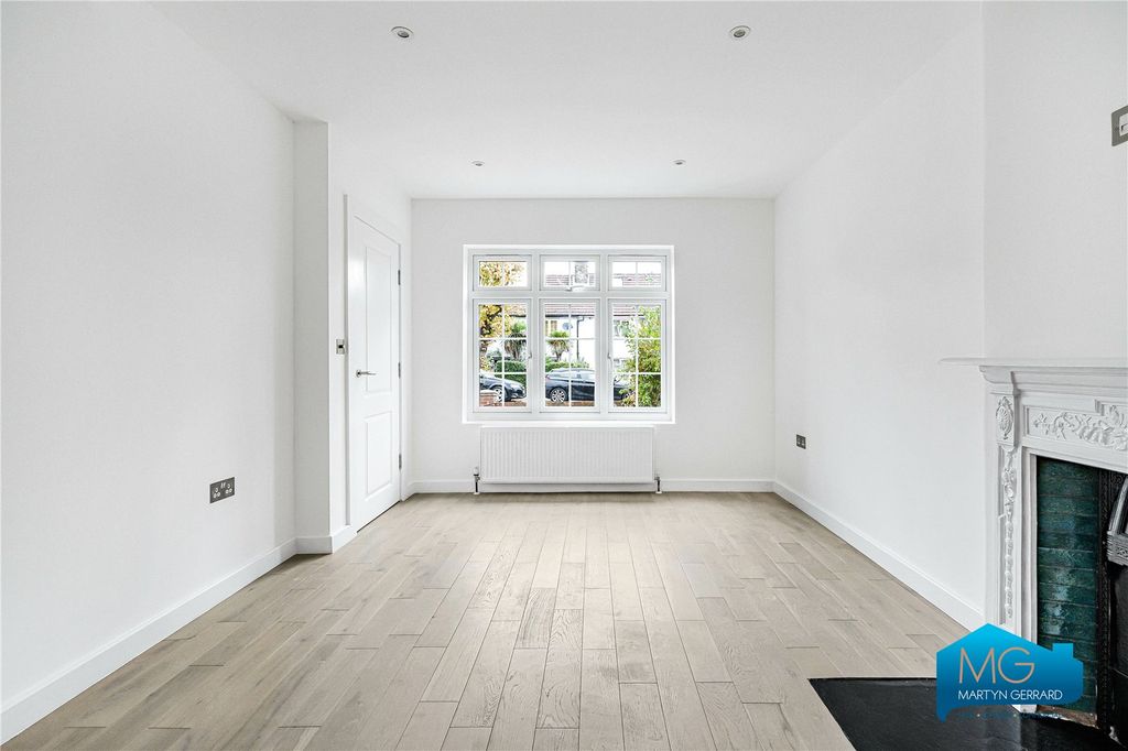 Property photo 3 of 24 Picture No. 14