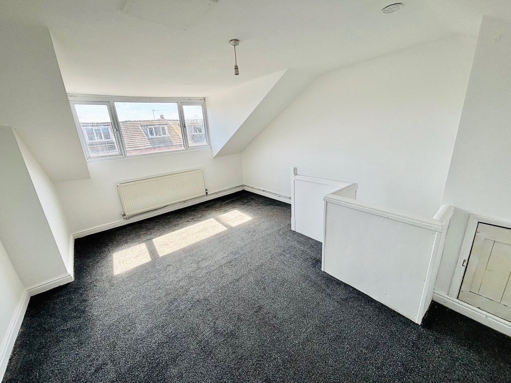 Property photo 2 of 12 Bedroom