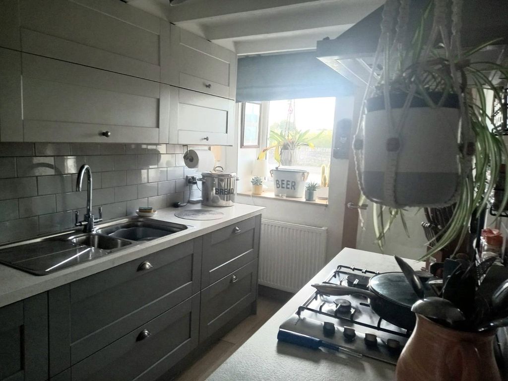 Property photo 2 of 25 Picture No. 30