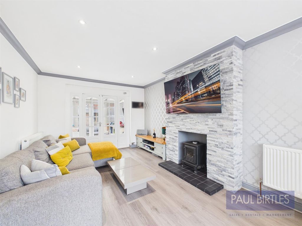 Property photo 2 of 26 Cam04378G0-Pr0319-Still033.Jpg