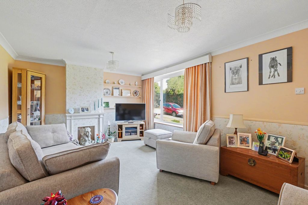 Property photo 2 of 20