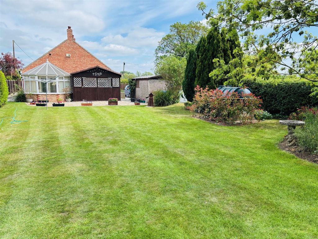 Property photo 2 of 24 Garden