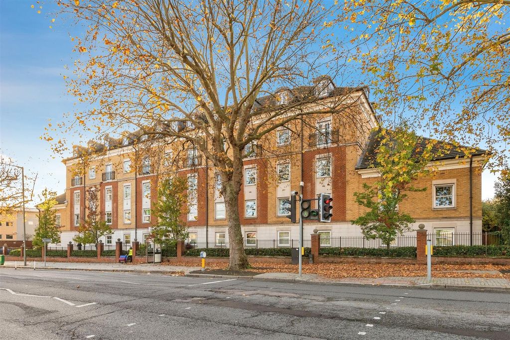 Property photo 1 of 8 Solomonscourt451Highroadlondonn120Aw-1 (20).Jpg