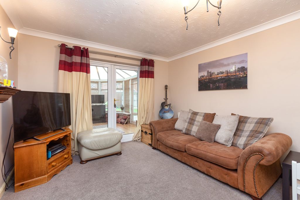 Property photo 3 of 20