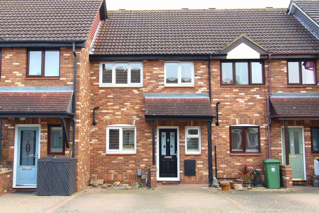 Property photo 1 of 11 Front