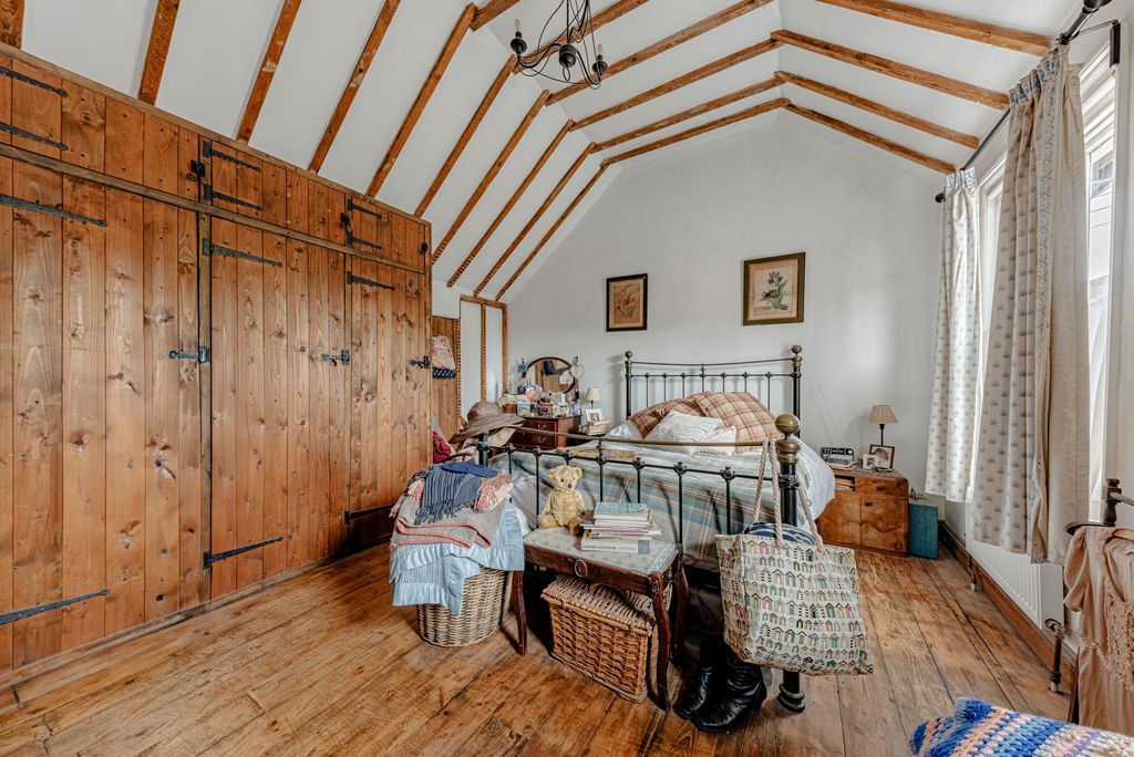 Property photo 3 of 32 Bedroom One (1)