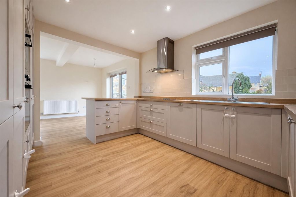 Property photo 2 of 14 Kitchen