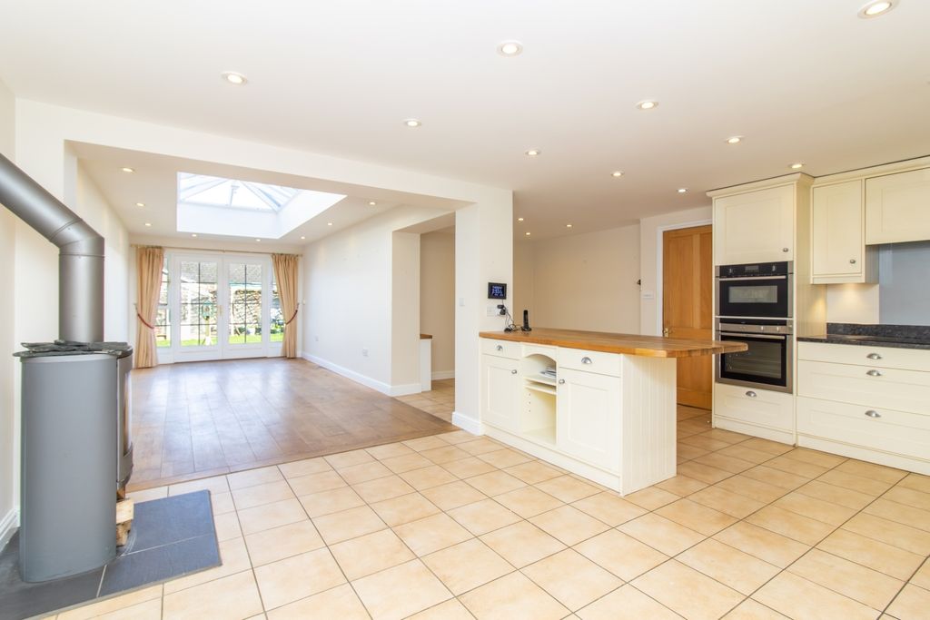 Property photo 2 of 28 Img_6531