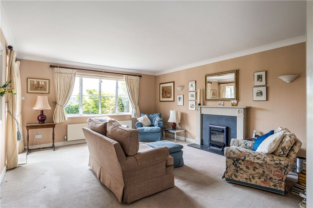 Property photo 3 of 22 Sitting Room