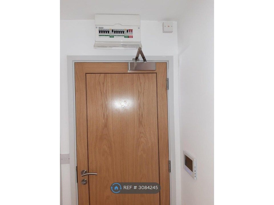 Property photo 3 of 15 Flat Internal Door With Security Entry Panel