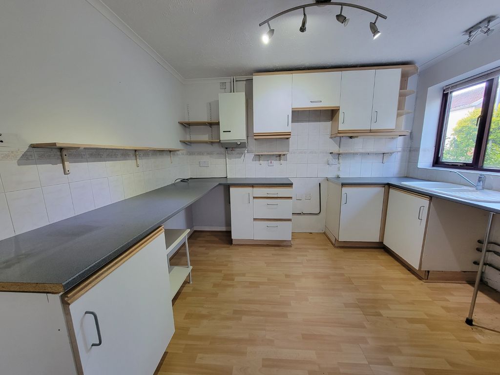 Property photo 3 of 12
