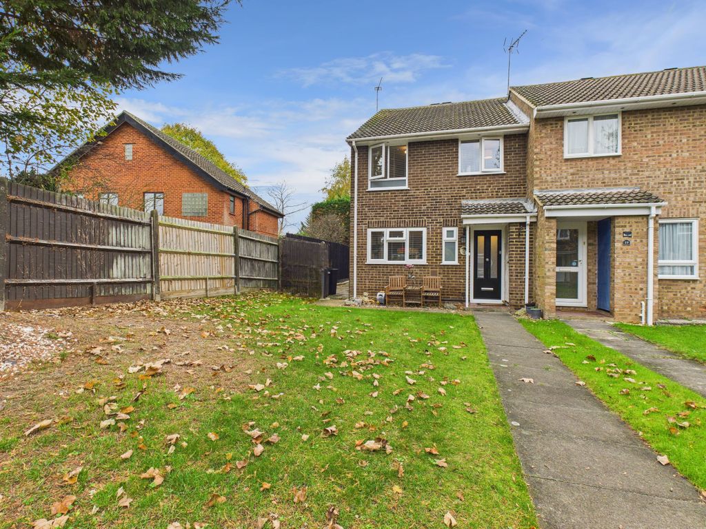 Property photo 1 of 13 Cam01984G0-Pr0527-Still005