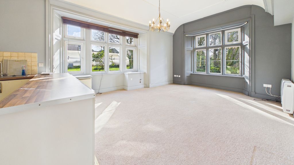 Property photo 2 of 8 Gallery