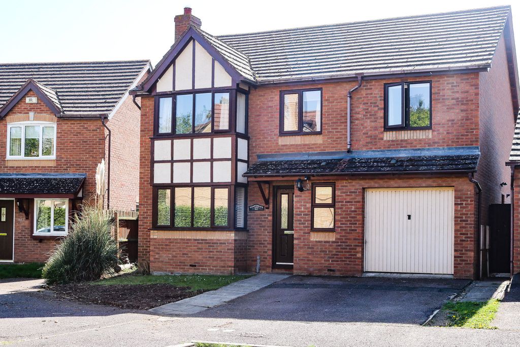 Property photo 1 of 17