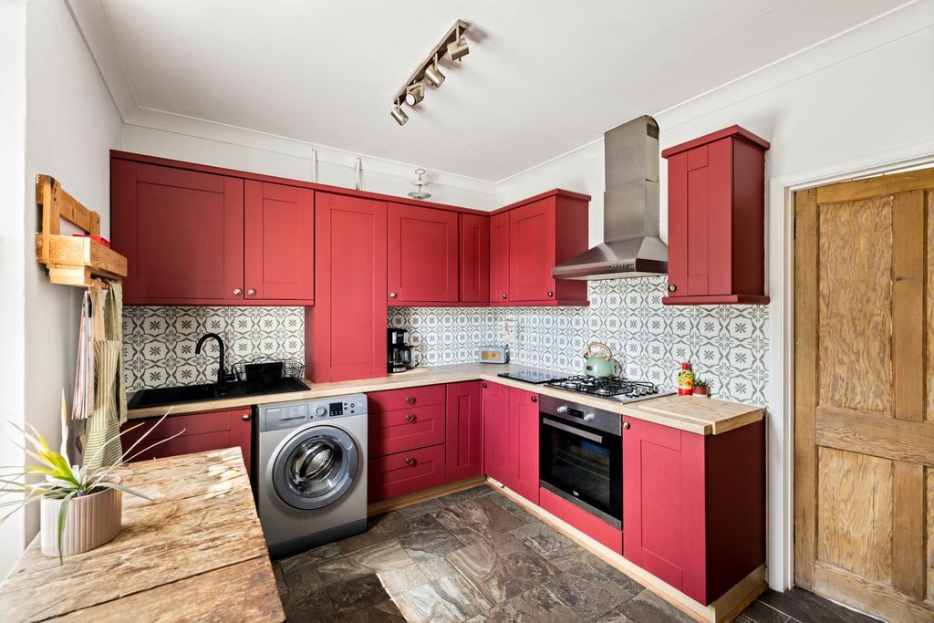 Property photo 3 of 13