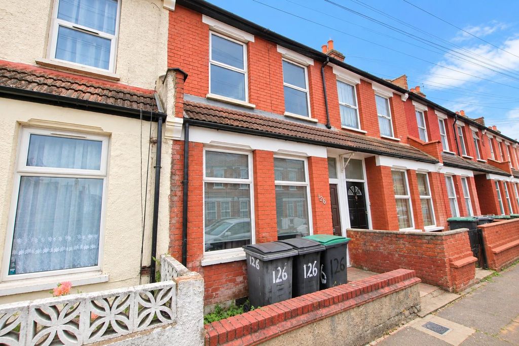 Property photo 1 of 8