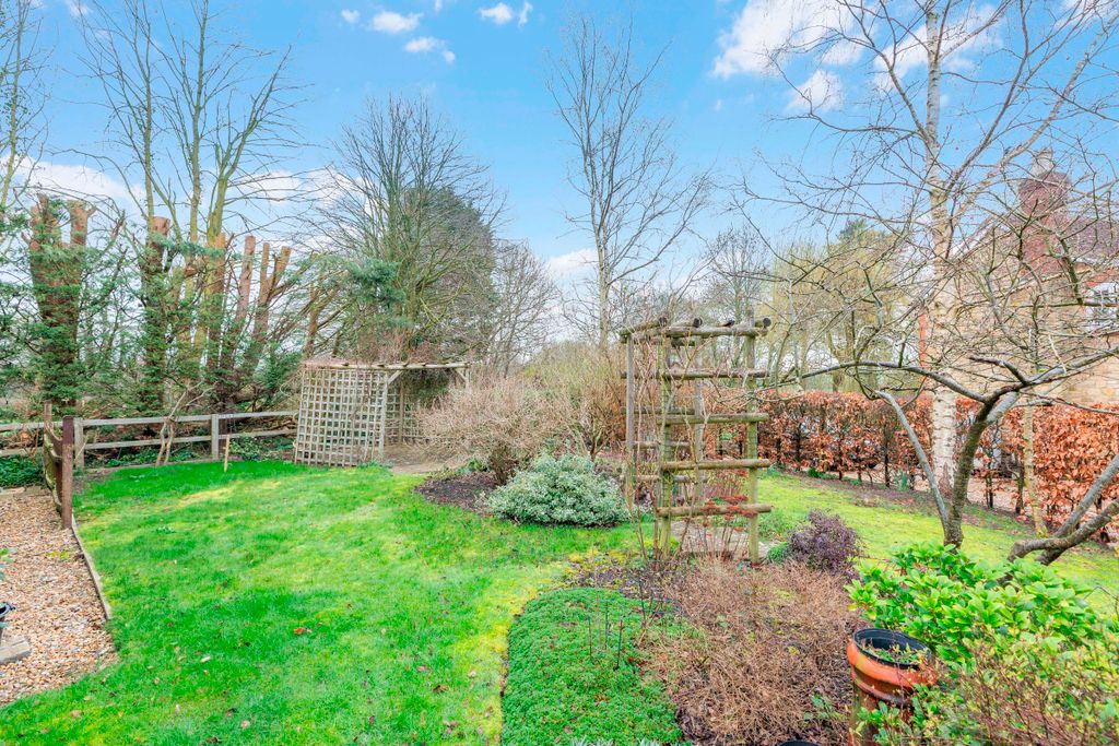 Property photo 2 of 25