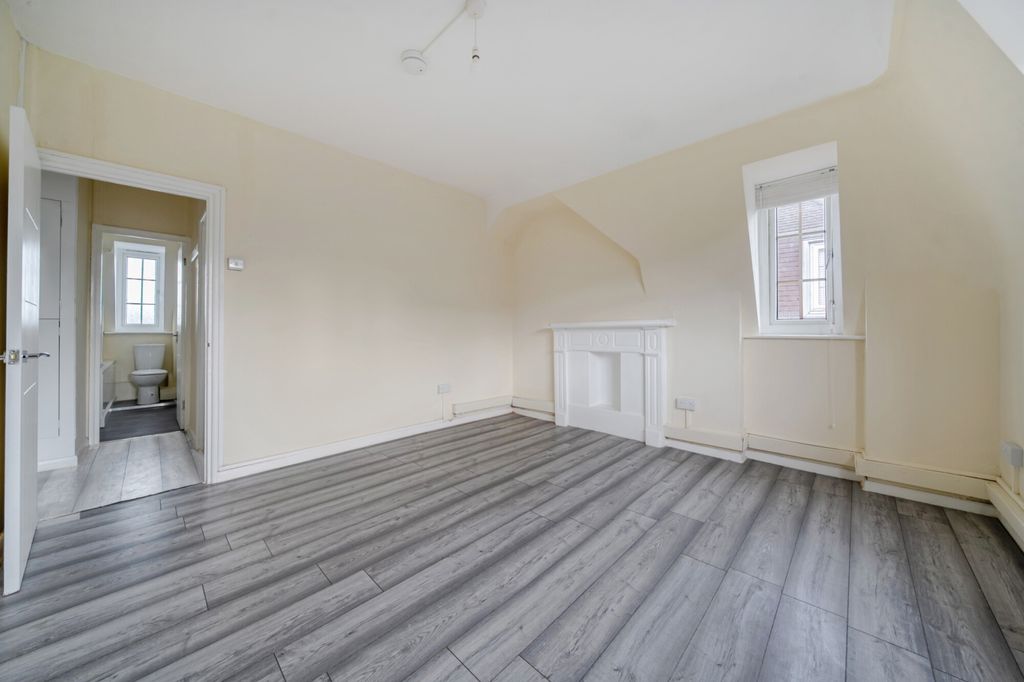Property photo 3 of 11 1470146-6-6A1Ed40...
