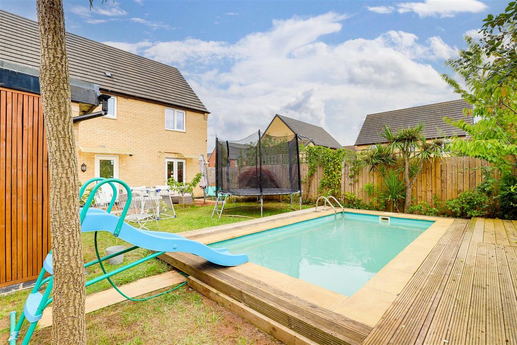 Property photo 3 of 34 26678.Jpg