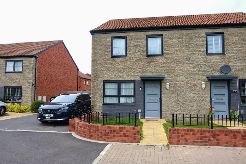 Property photo 1 of 9 Front View