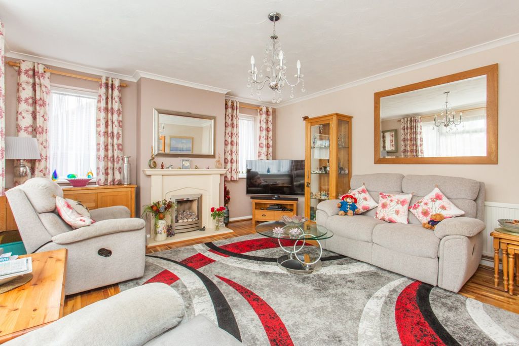 Property photo 2 of 17 Picture 2