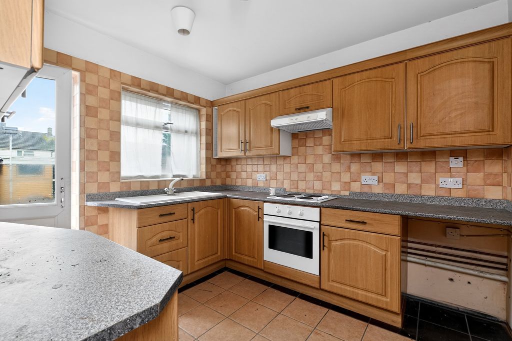 Property photo 2 of 20