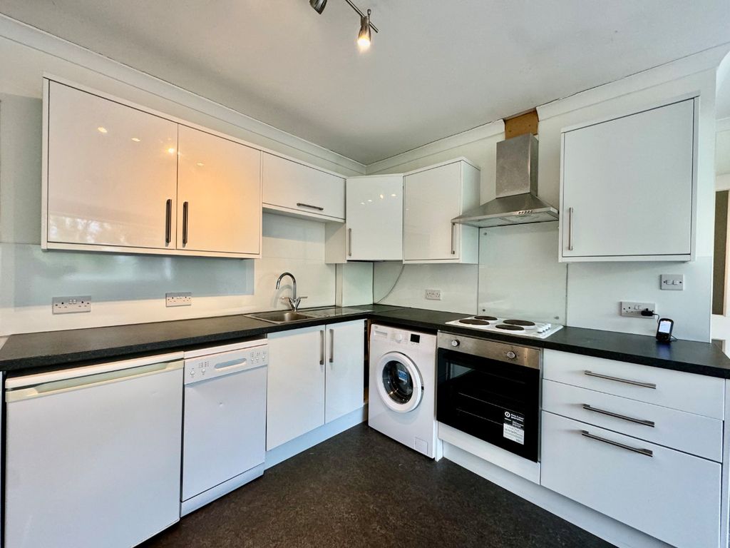 Property photo 3 of 6 3220764