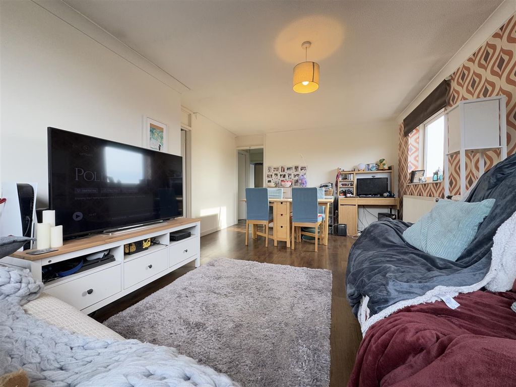 Property photo 1 of 25