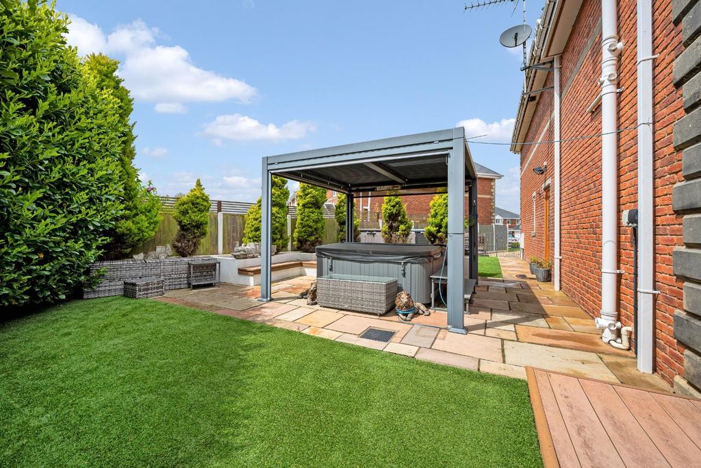 Additional image 37 of 6 bed property for saleMoorlands Court, Darwen BB3