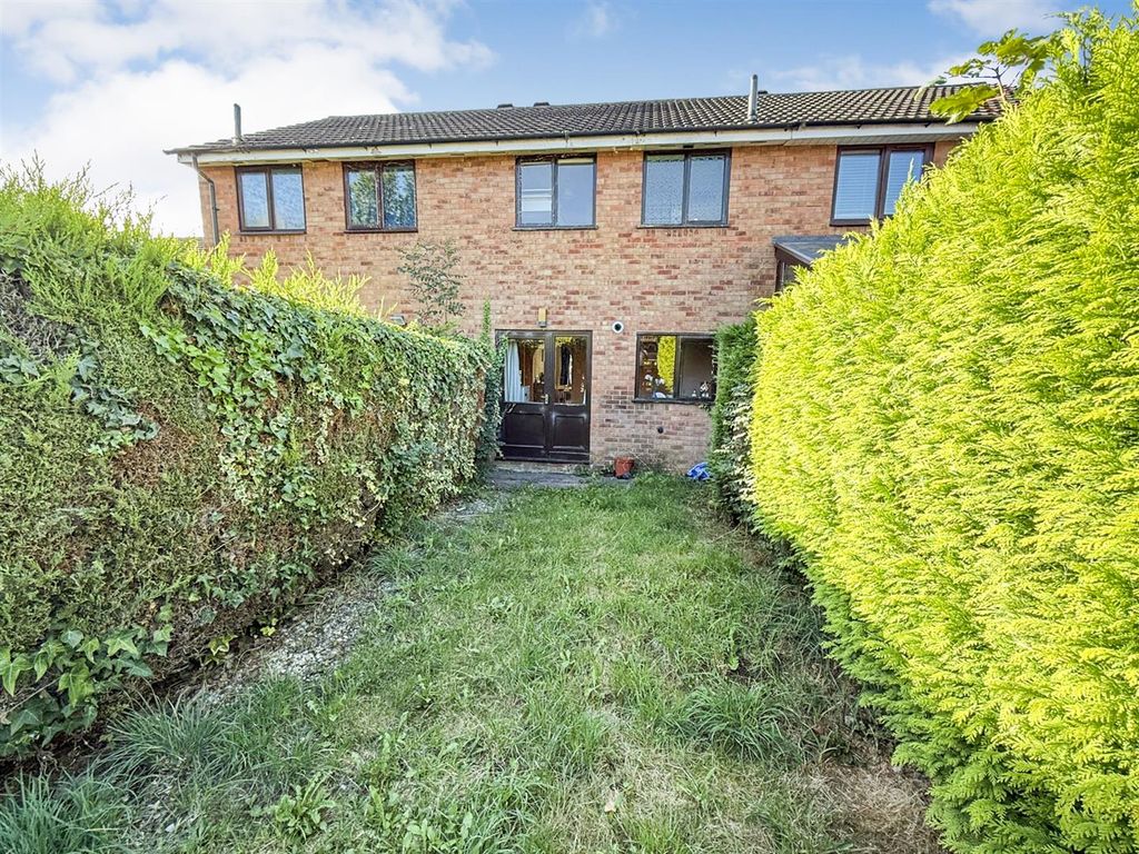 Property photo 3 of 8 Externally