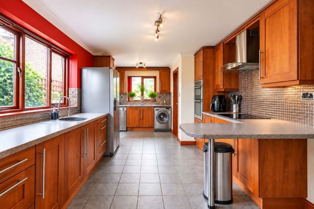 Property photo 3 of 19