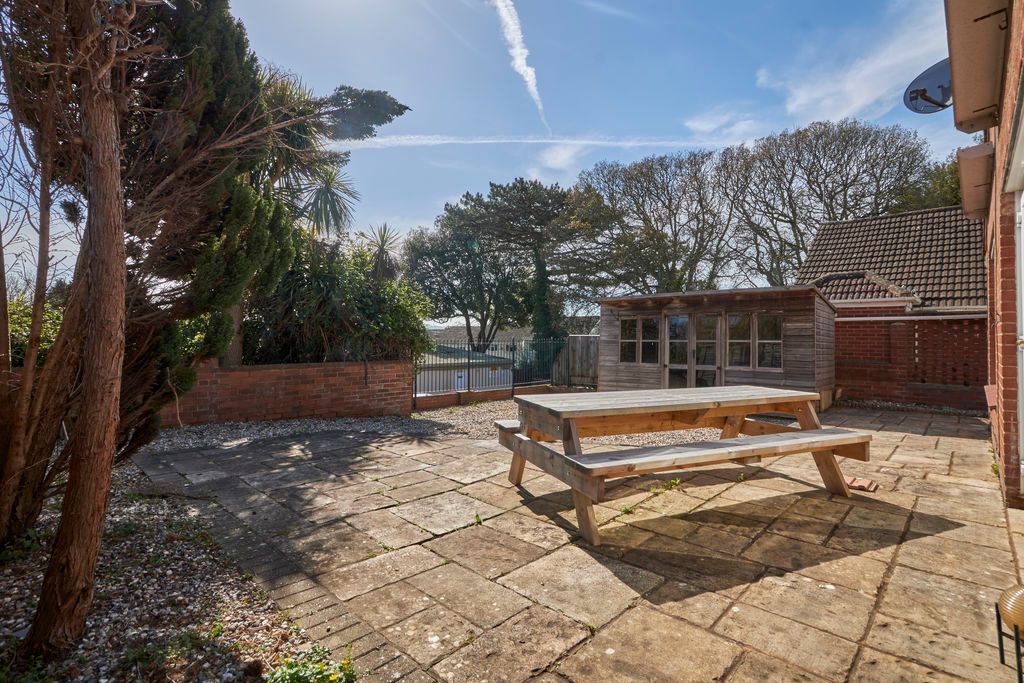 Property photo 2 of 15 Photo 11