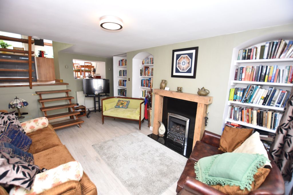 Property photo 3 of 18