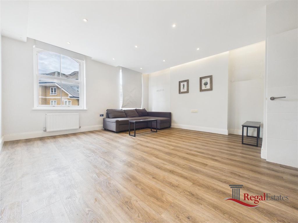 Property photo 3 of 6 Cam02489G0-Pr0315-Still005.Jpg
