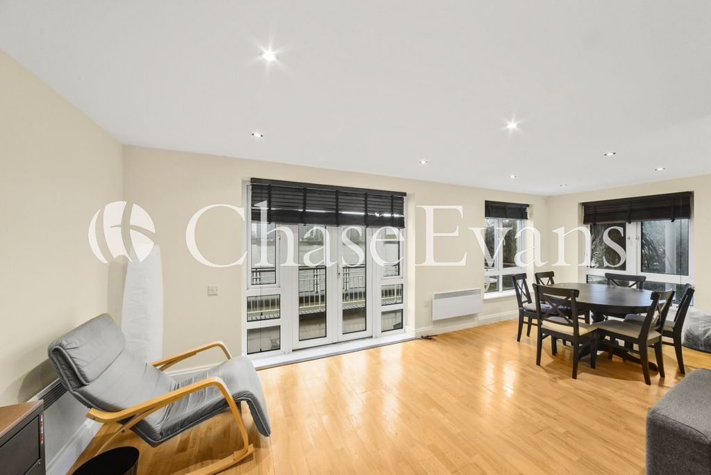 Property photo 1 of 23 Living Area