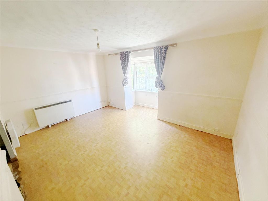 Property photo 2 of 11 Rec 1