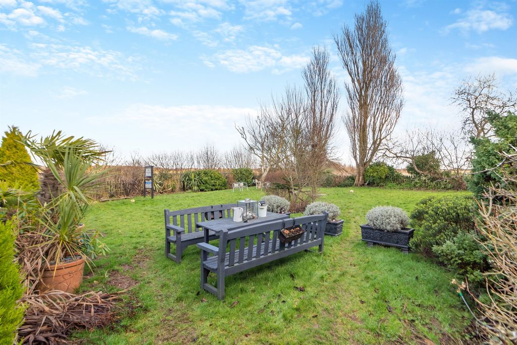 Property photo 3 of 22