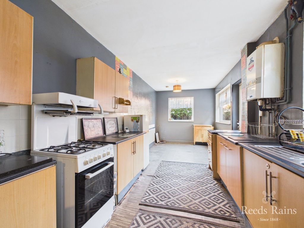 Property photo 2 of 14 Dining Kitchen