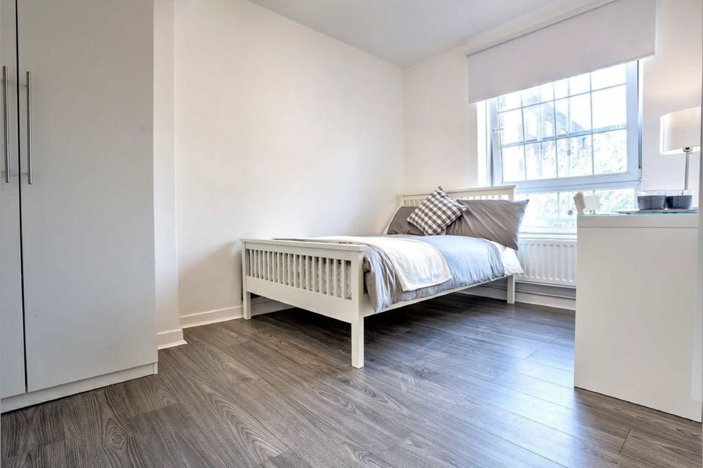 Property photo 1 of 3