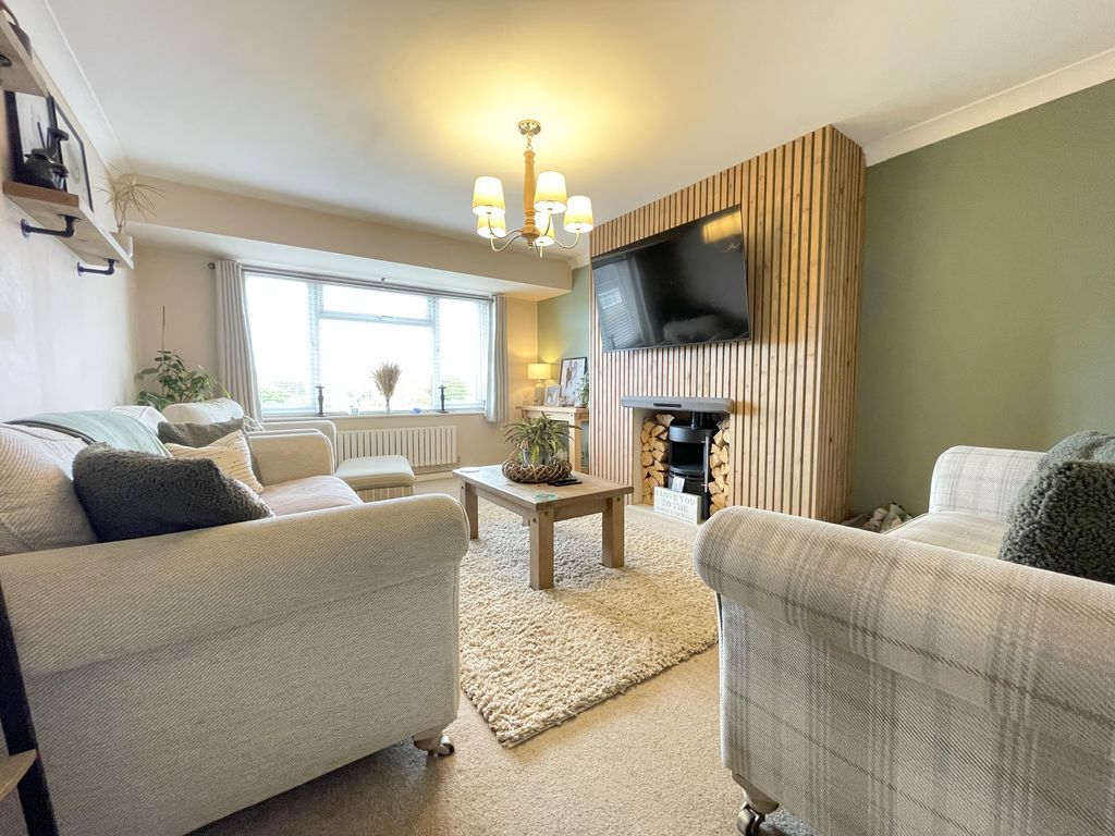 Property photo 3 of 24 Park Drive