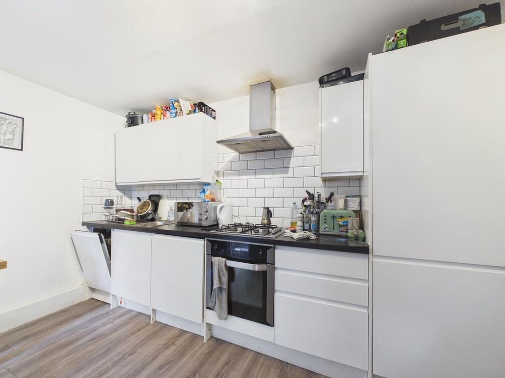 Property photo 1 of 19 Kitchen
