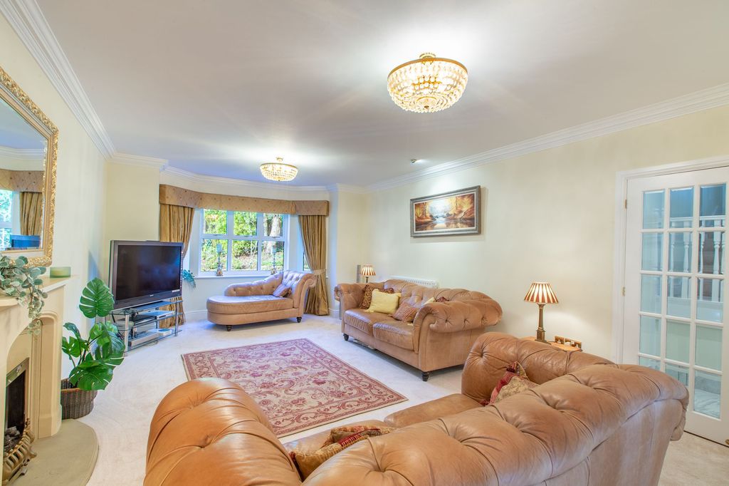 Property photo 3 of 31