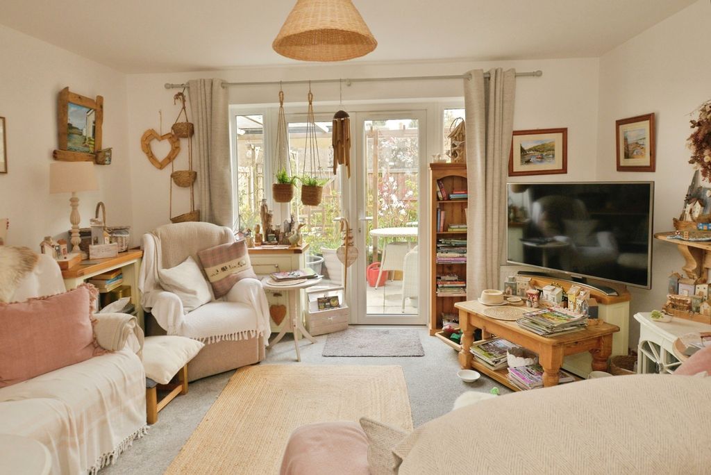 Property photo 2 of 13 Pbox-Img.Jpg