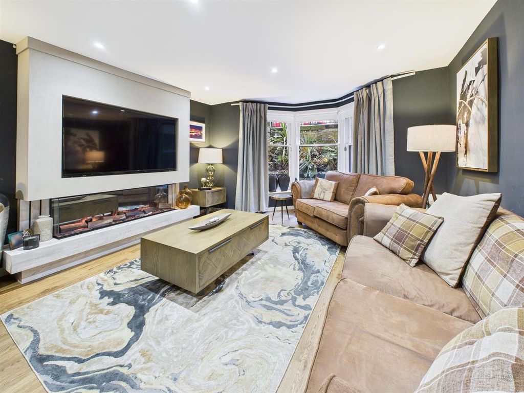 Property photo 2 of 22 Cam05195G0-Pr0013-Still030_Alt.Jpg