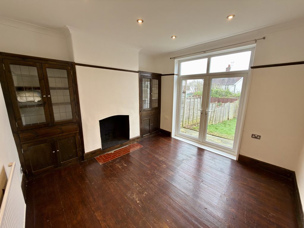 Property photo 3 of 11 Reception 2