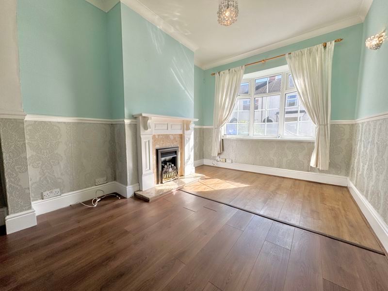 Property photo 2 of 13 Lounge