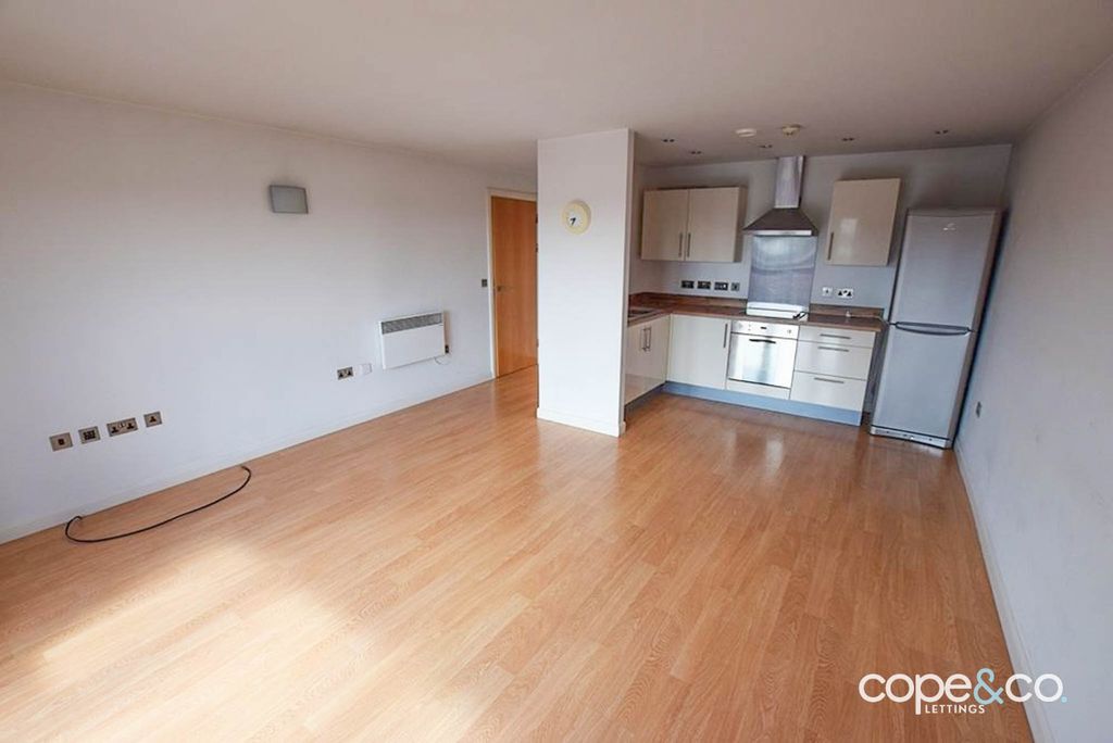 Property photo 3 of 10 4306073
