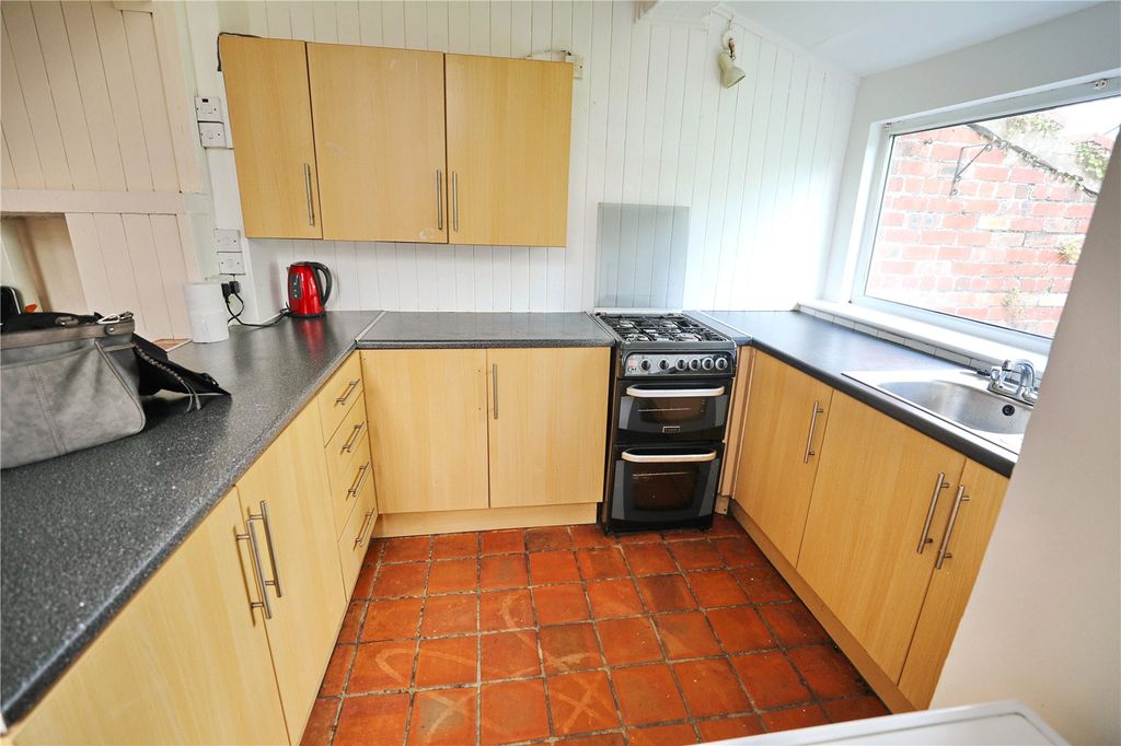 Property photo 2 of 9 Picture No. 10