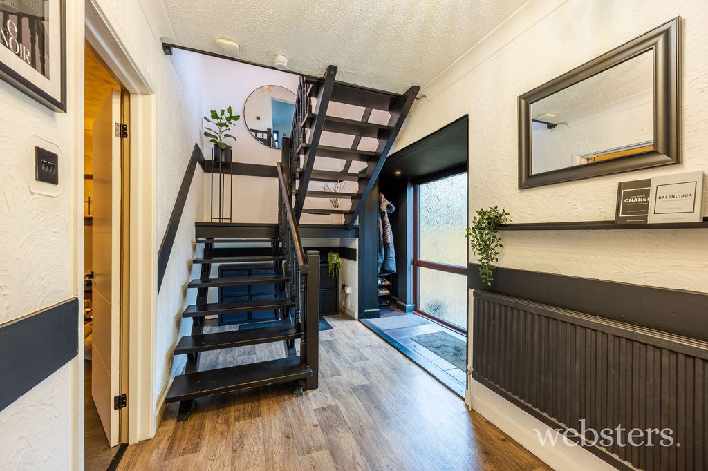 Property photo 3 of 24