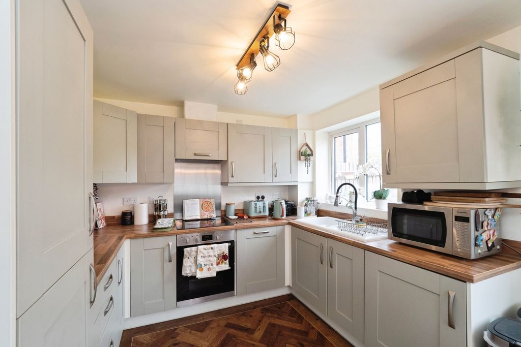 Property photo 3 of 19 Img_3359